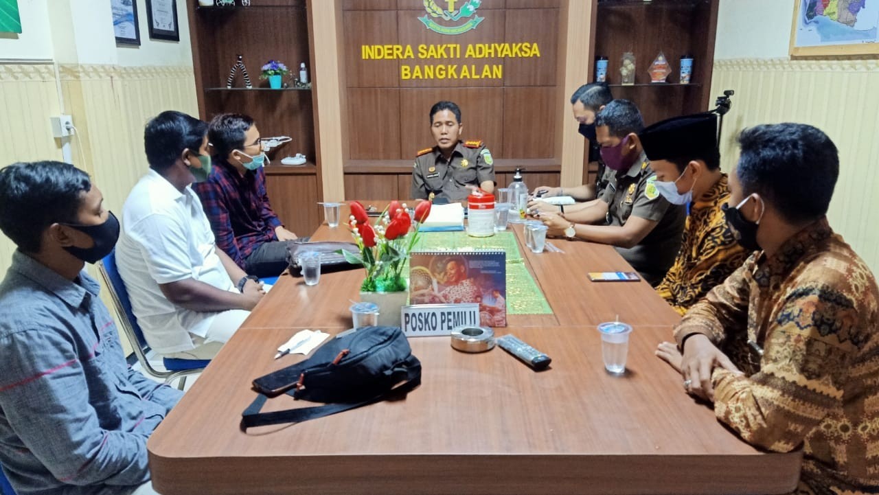 Kasus Pencabulan Di Klampis Tak kunjung Selesai, HMPB Datangi Kejari Bangkalan